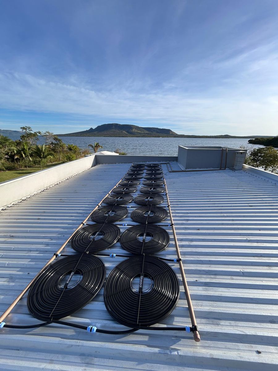 Sistema de aquecimento solar instalado pela Emporium